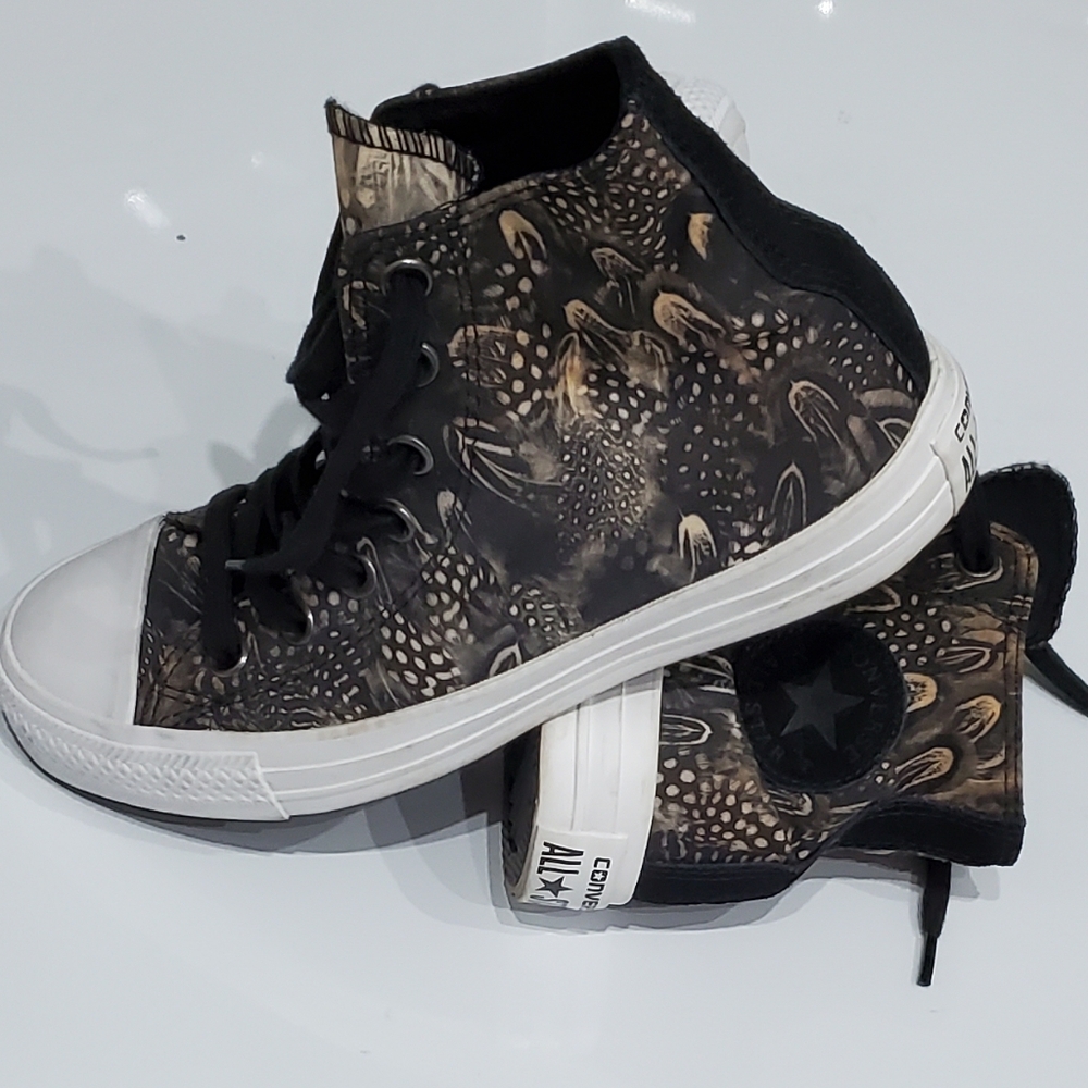 Converse Chuck Taylor Trainers Hi Top Sneakers EUC almost New
